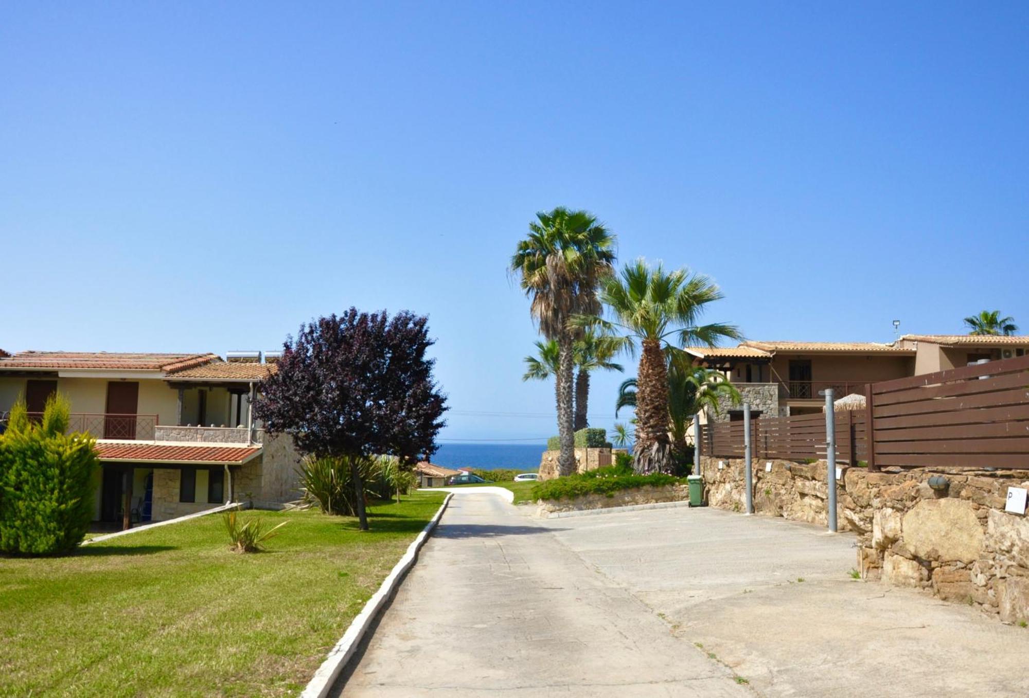 Stigmes Villas & Suites Nea Skioni Exterior photo