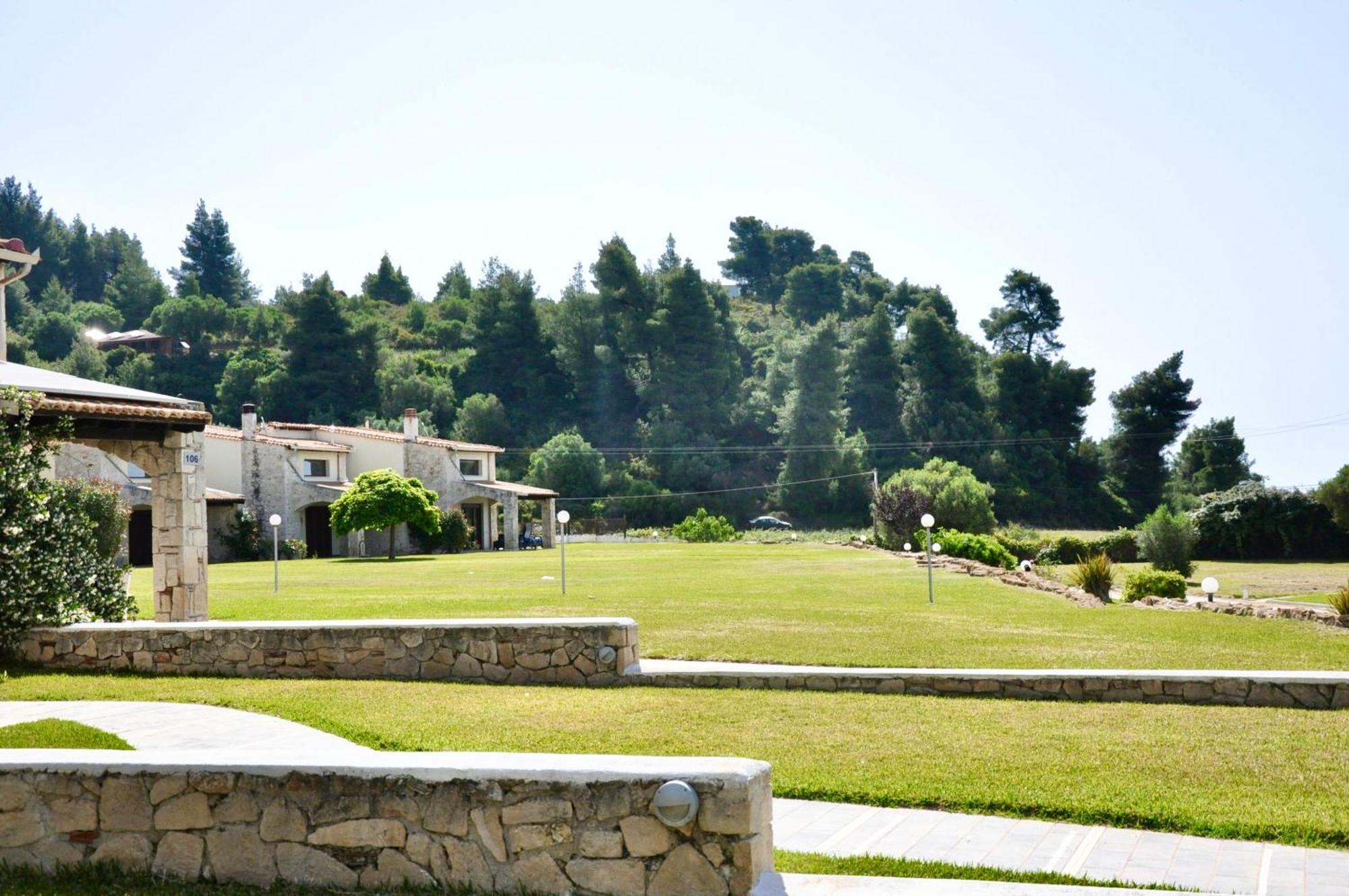 Stigmes Villas & Suites Nea Skioni Exterior photo