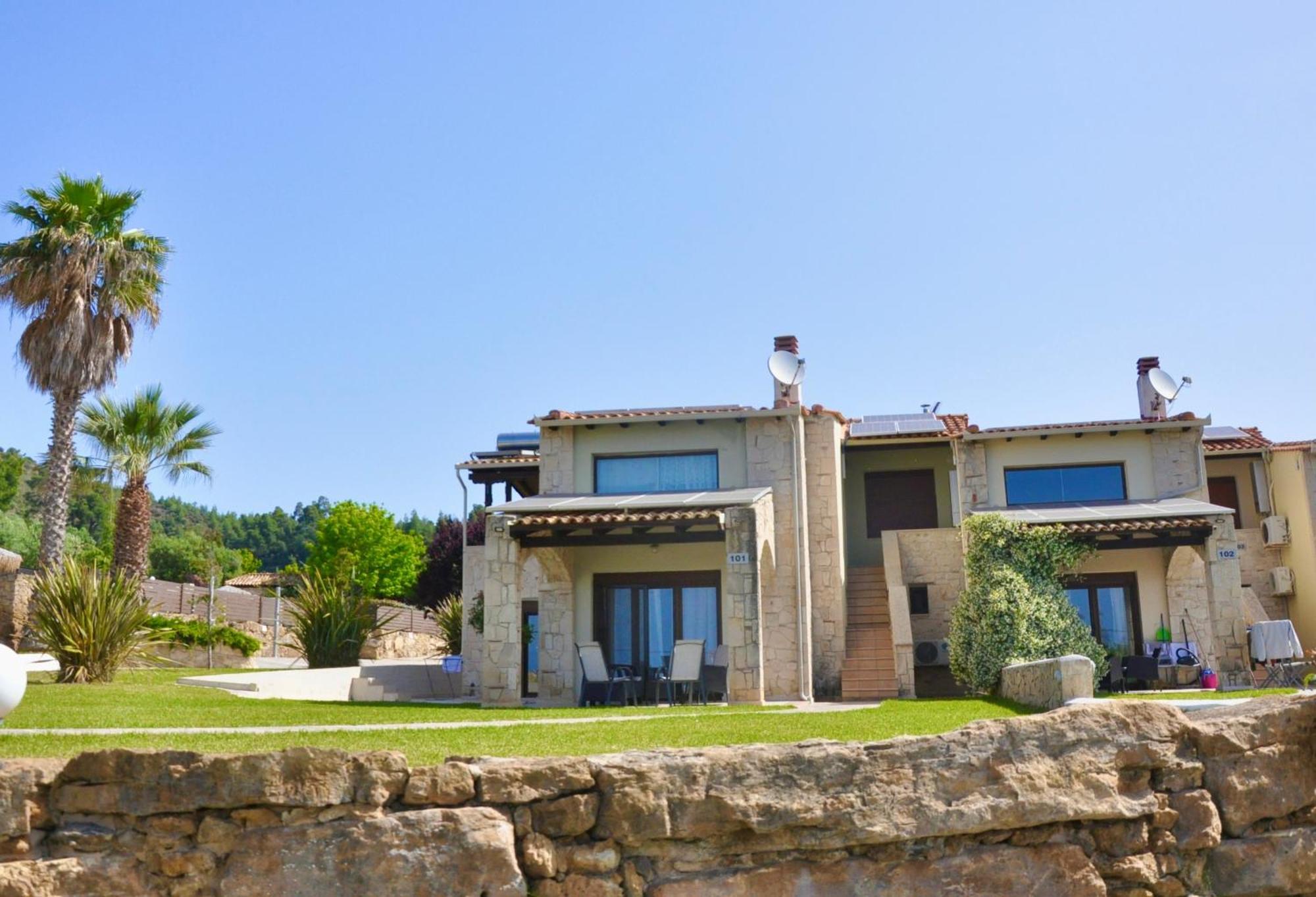 Stigmes Villas & Suites Nea Skioni Exterior photo