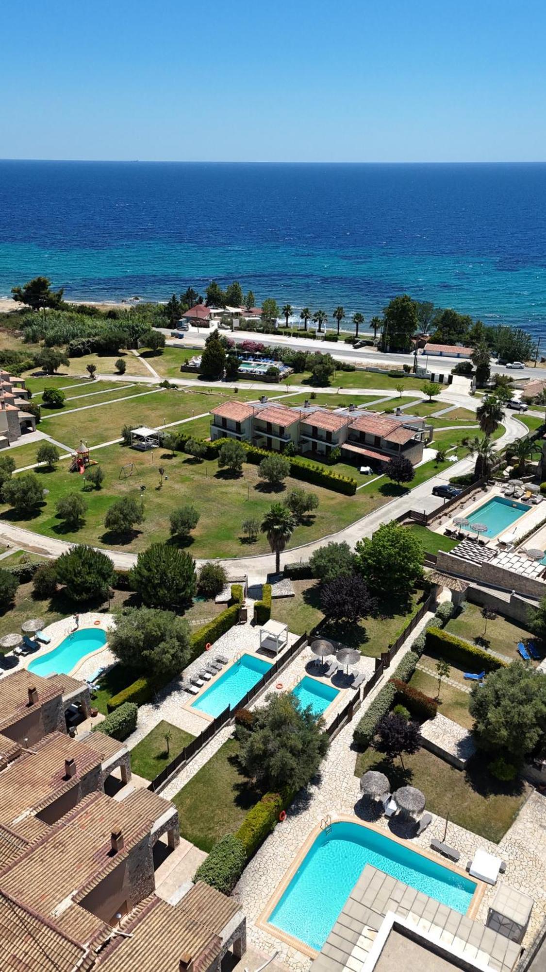 Stigmes Villas & Suites Nea Skioni Exterior photo